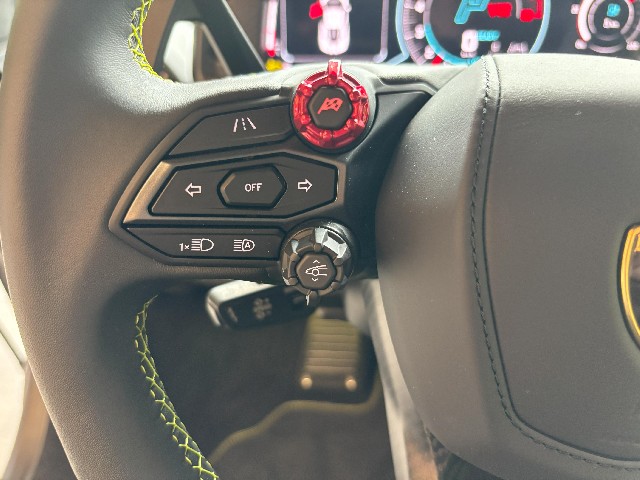 LAMBORGHINI REVUELTO 2025 Image 43