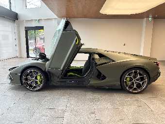 LAMBORGHINI REVUELTO 2025 Image 8