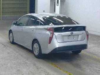 TOYOTA PRIUS 2018 Image 2