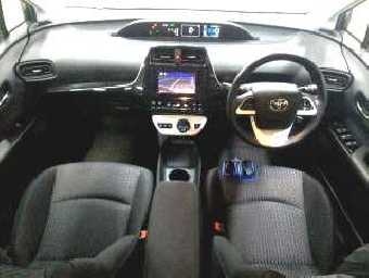 TOYOTA PRIUS 2018 Image 3