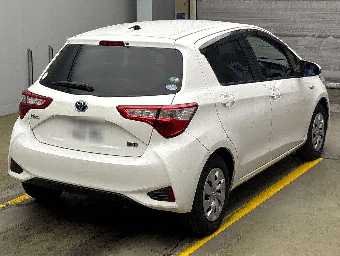 TOYOTA VITZ 2019 Image 2