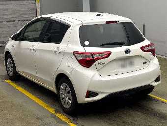 TOYOTA VITZ 2019 Image 4