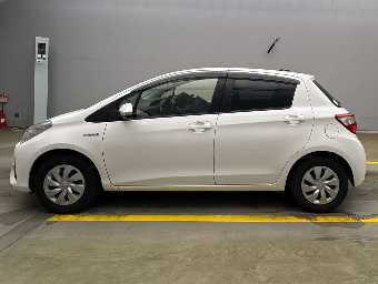 TOYOTA VITZ 2019 Image 5