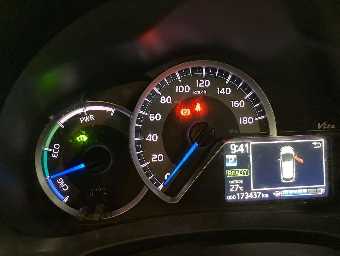 TOYOTA VITZ 2019 Image 10