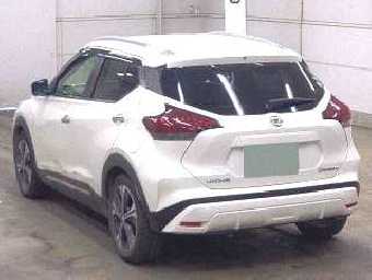 NISSAN KICKS 2021 Image 2