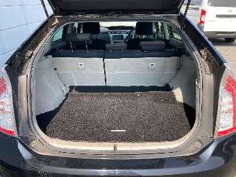 TOYOTA PRIUS 2014 Image 8