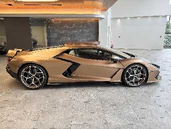 LAMBORGHINI REVUELTO 2025 Image 14