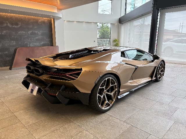 LAMBORGHINI REVUELTO 2025 Image 21