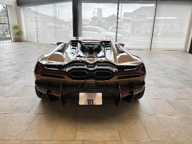 LAMBORGHINI REVUELTO 2025 Image 22