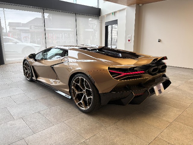 LAMBORGHINI REVUELTO 2025 Image 23
