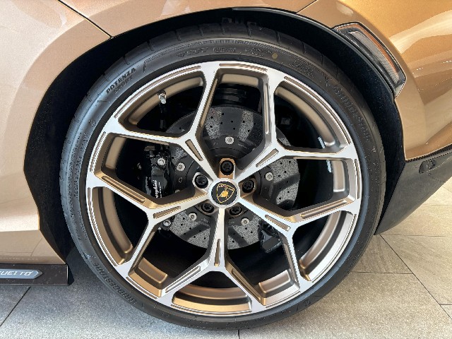 LAMBORGHINI REVUELTO 2025 Image 26