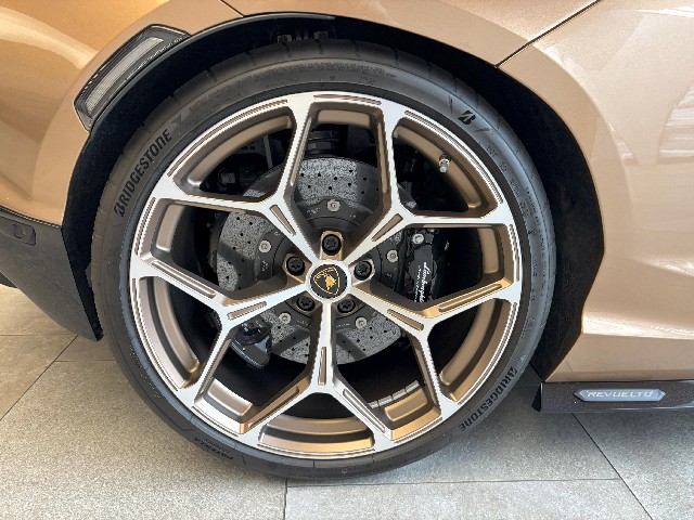 LAMBORGHINI REVUELTO 2025 Image 27