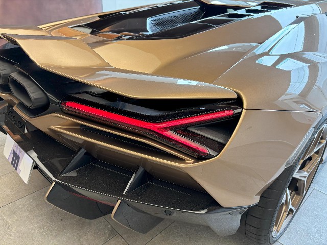 LAMBORGHINI REVUELTO 2025 Image 30