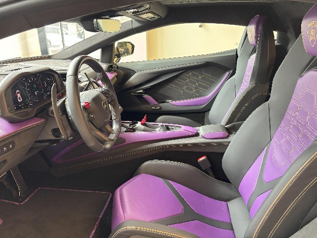 LAMBORGHINI REVUELTO 2025 Image 32
