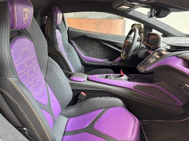LAMBORGHINI REVUELTO 2025 Image 35
