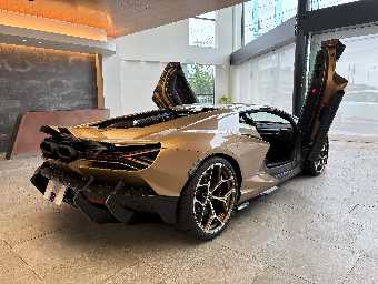 LAMBORGHINI REVUELTO 2025 Image 5