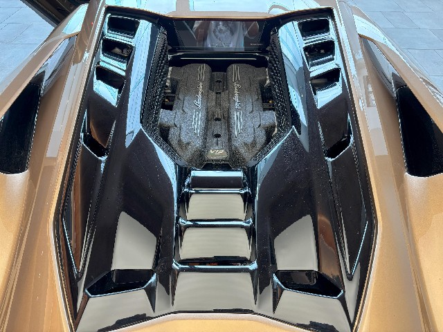 LAMBORGHINI REVUELTO 2025 Image 48