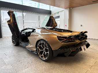 LAMBORGHINI REVUELTO 2025 Image 7