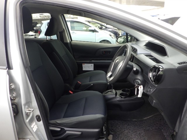 TOYOTA AQUA 2016 Image 25