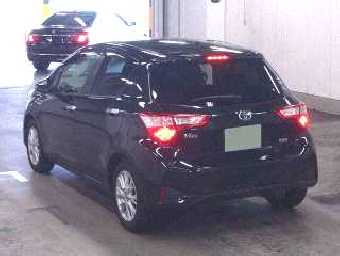 TOYOTA VITZ 2017 Image 2