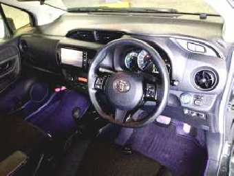 TOYOTA VITZ 2017 Image 3