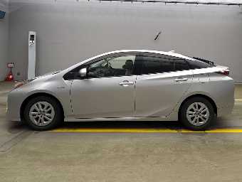 TOYOTA PRIUS 2018 Image 5