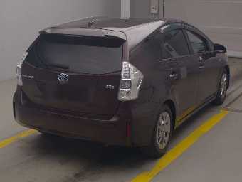 TOYOTA PRIUS ALPHA 2014 Image 2