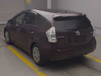 TOYOTA PRIUS ALPHA 2014 Image 4