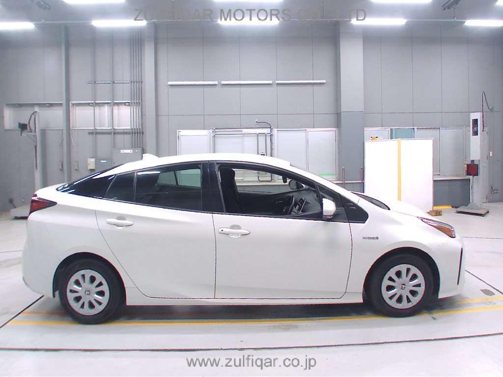 TOYOTA PRIUS 2019 Image 3
