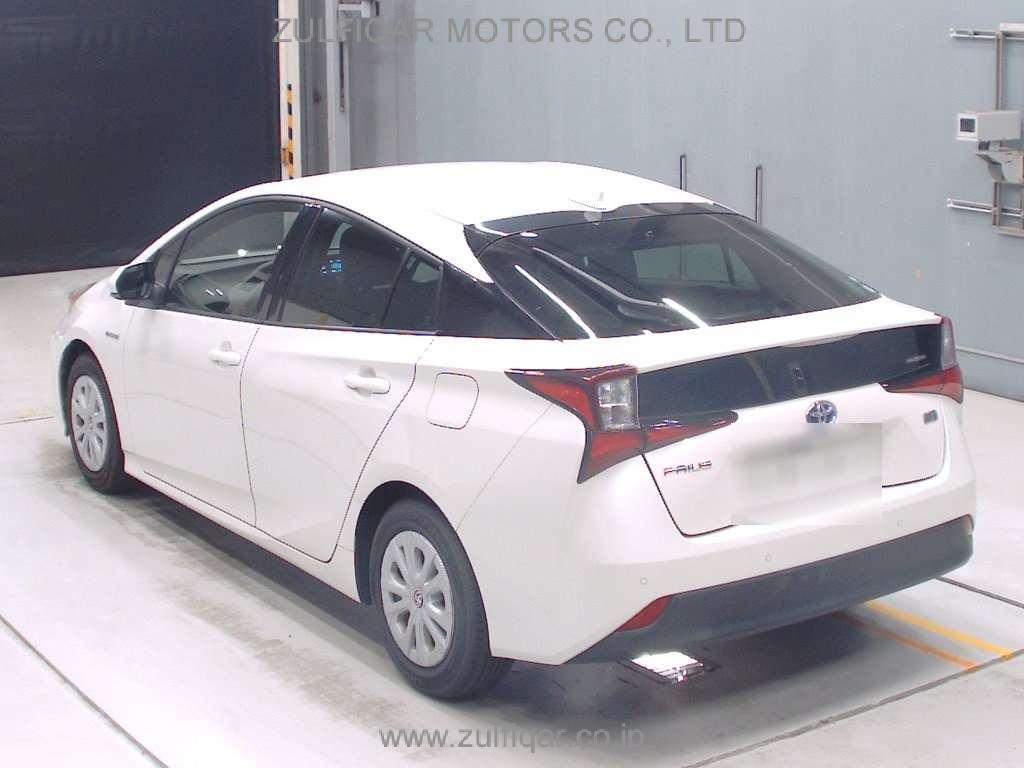TOYOTA PRIUS 2019 Image 6