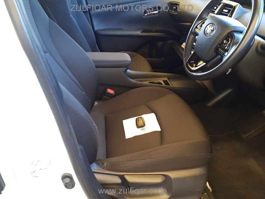 TOYOTA PRIUS 2019 Image 8