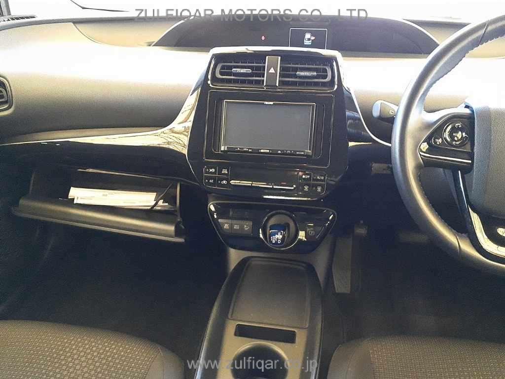 TOYOTA PRIUS 2019 Image 9