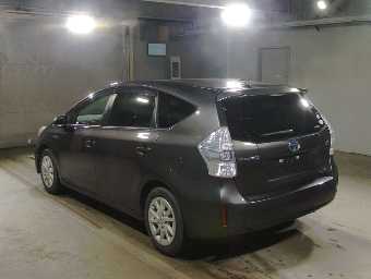TOYOTA PRIUS ALPHA 2014 Image 4