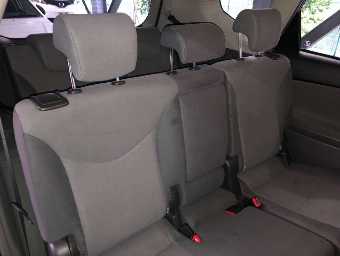 TOYOTA PRIUS ALPHA 2014 Image 7