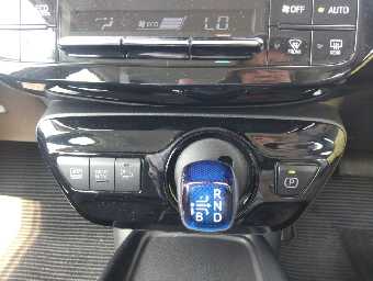 TOYOTA PRIUS 2020 Image 11