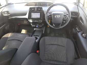 TOYOTA PRIUS 2020 Image 9