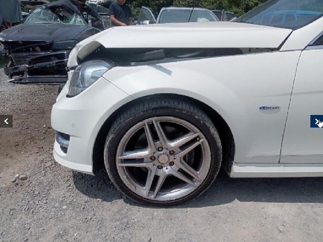 MERCEDES BENZ C CLASS 2011 Image 19