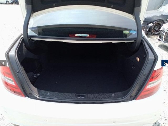 MERCEDES BENZ C CLASS 2011 Image 36