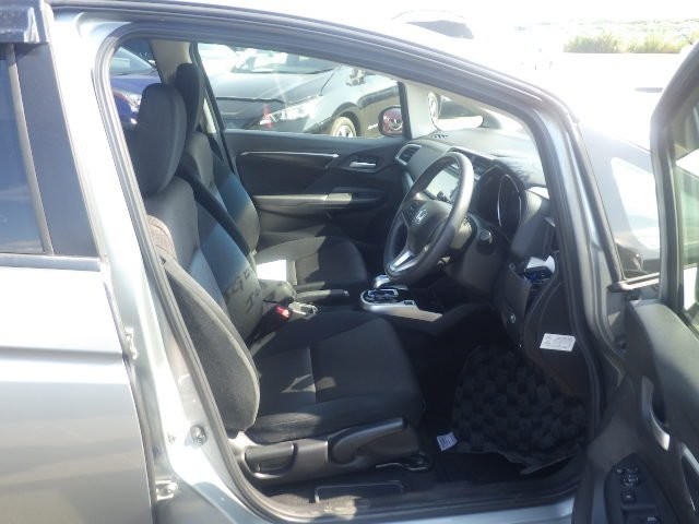 HONDA FIT HYBRID 2014 Image 23