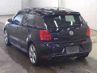 VOLKSWAGEN POLO 2012 Image 2