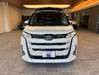 TOYOTA NOAH 2024 Image 2