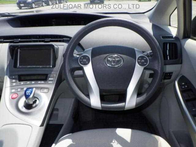 TOYOTA PRIUS 2014 Image 3