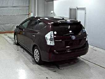 TOYOTA PRIUS ALPHA 2014 Image 2