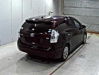 TOYOTA PRIUS ALPHA 2014 Image 5