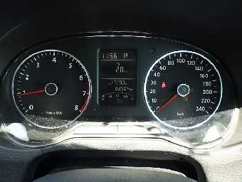 VOLKSWAGEN POLO 2014 Image 8