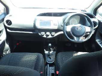 TOYOTA VITZ 2015 Image 6