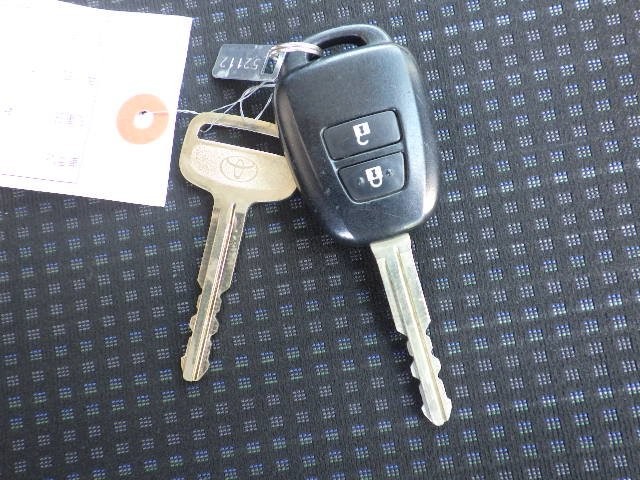 TOYOTA VITZ 2015 Image 24