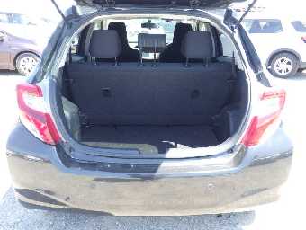 TOYOTA VITZ 2015 Image 12