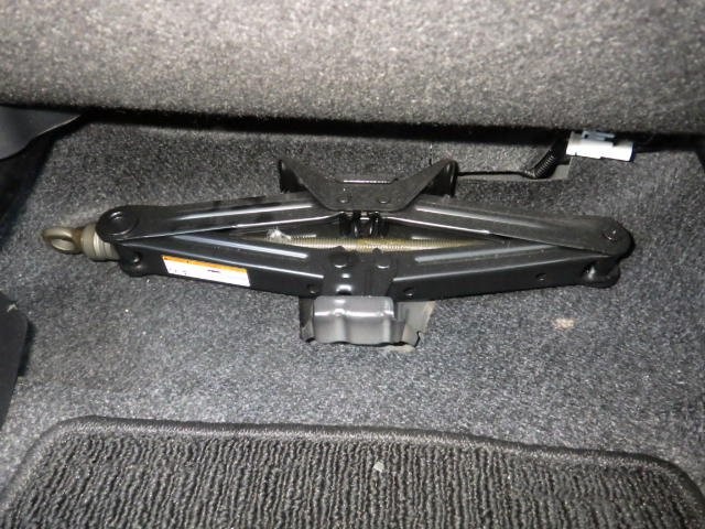 TOYOTA VITZ 2015 Image 30