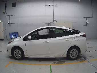TOYOTA PRIUS 2019 Image 4
